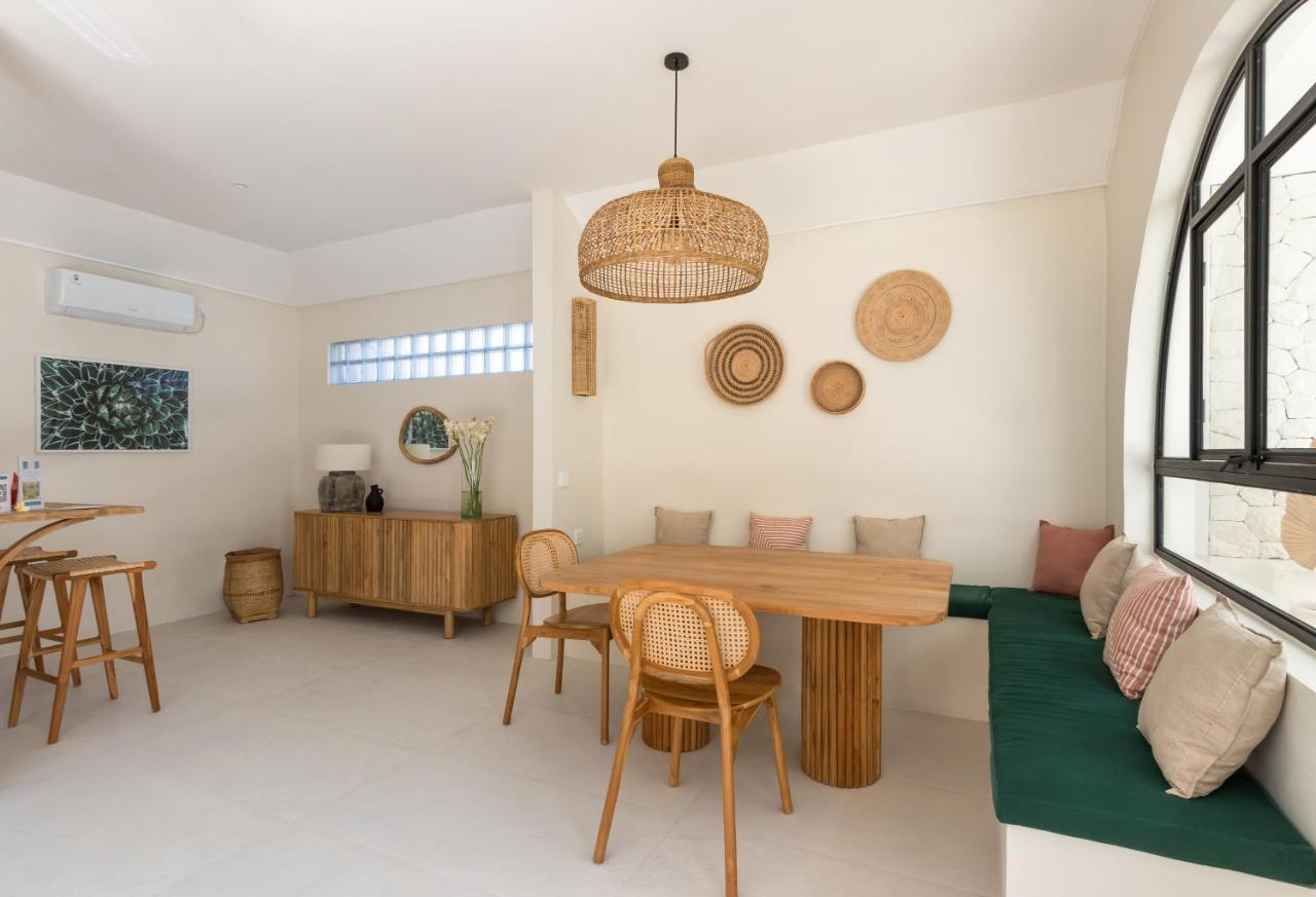 Casa Adem - Modern & Trendy 3br In Seminyak, 10 Minutes To The With Private Pool Villa