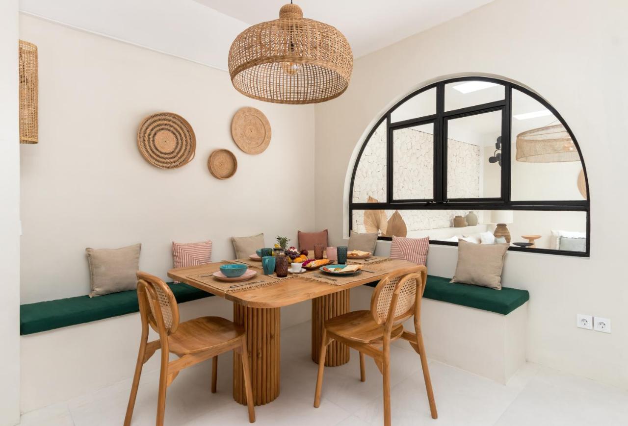Villa Casa Adem - Modern & Trendy 3br In Seminyak, 10 Minutes To The With Private Pool *