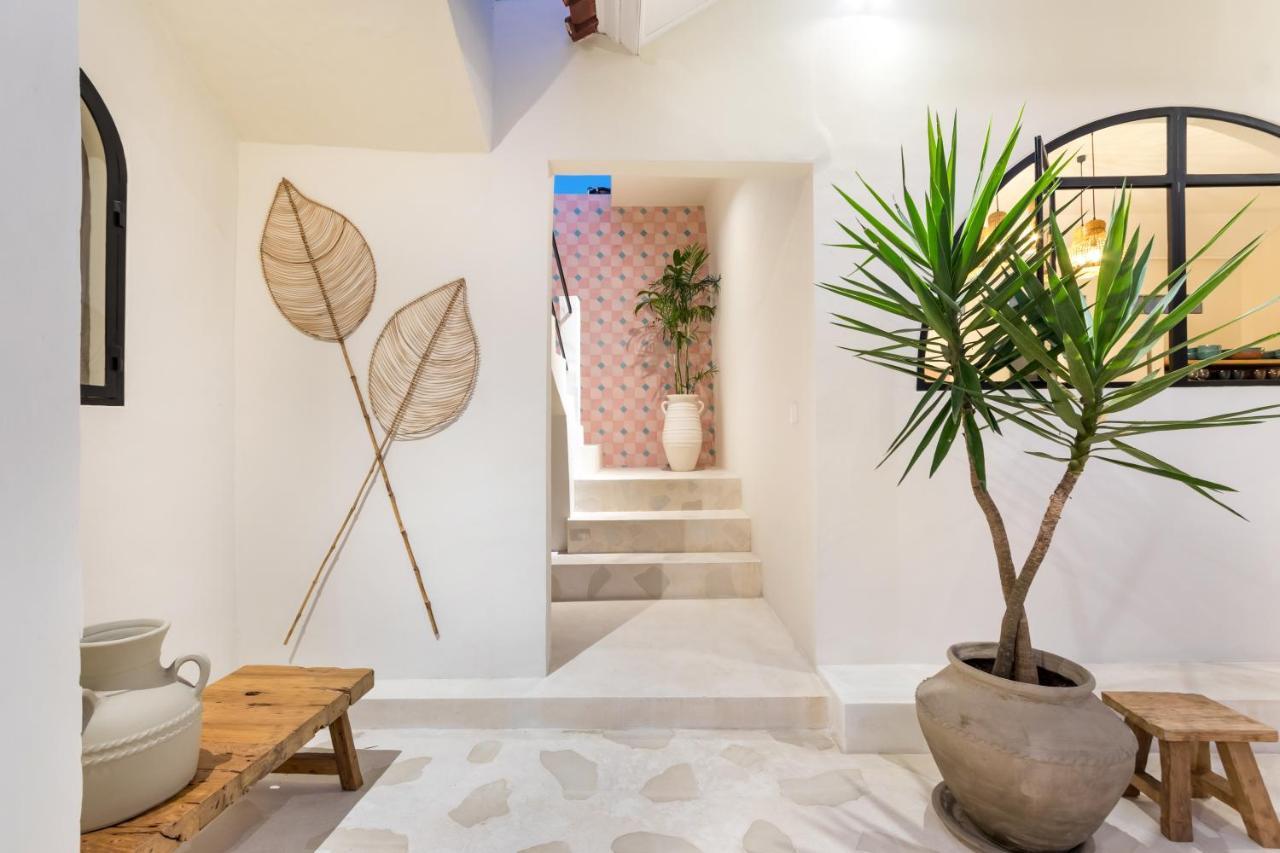 Casa Adem - Modern & Trendy 3br In Seminyak, 10 Minutes To The With Private Pool *