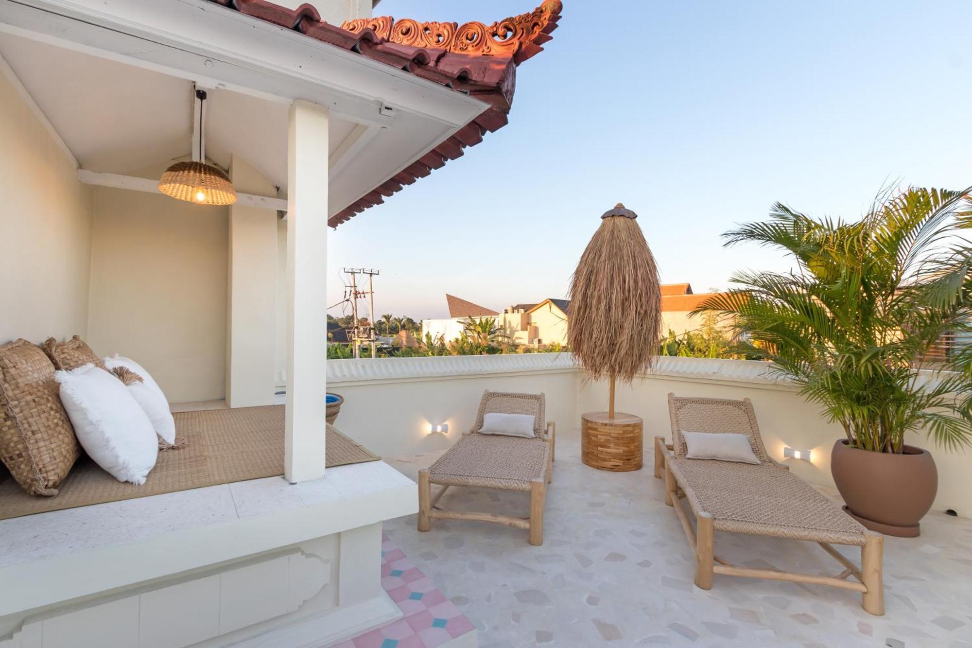 Casa Adem - Modern & Trendy 3br In Seminyak, 10 Minutes To The With Private Pool