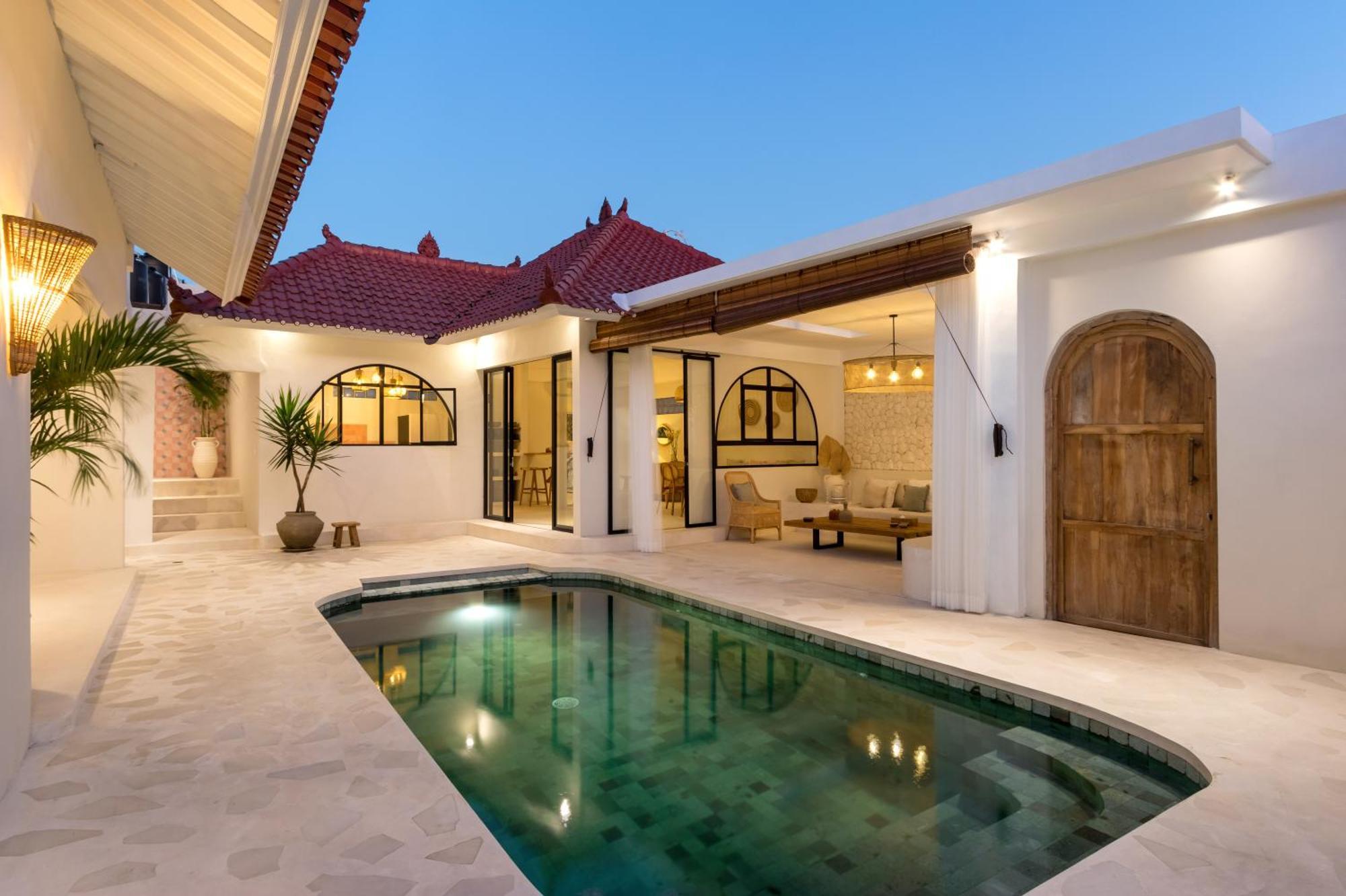 Casa Adem - Modern & Trendy 3br In Seminyak, 10 Minutes To The With Private Pool Villa