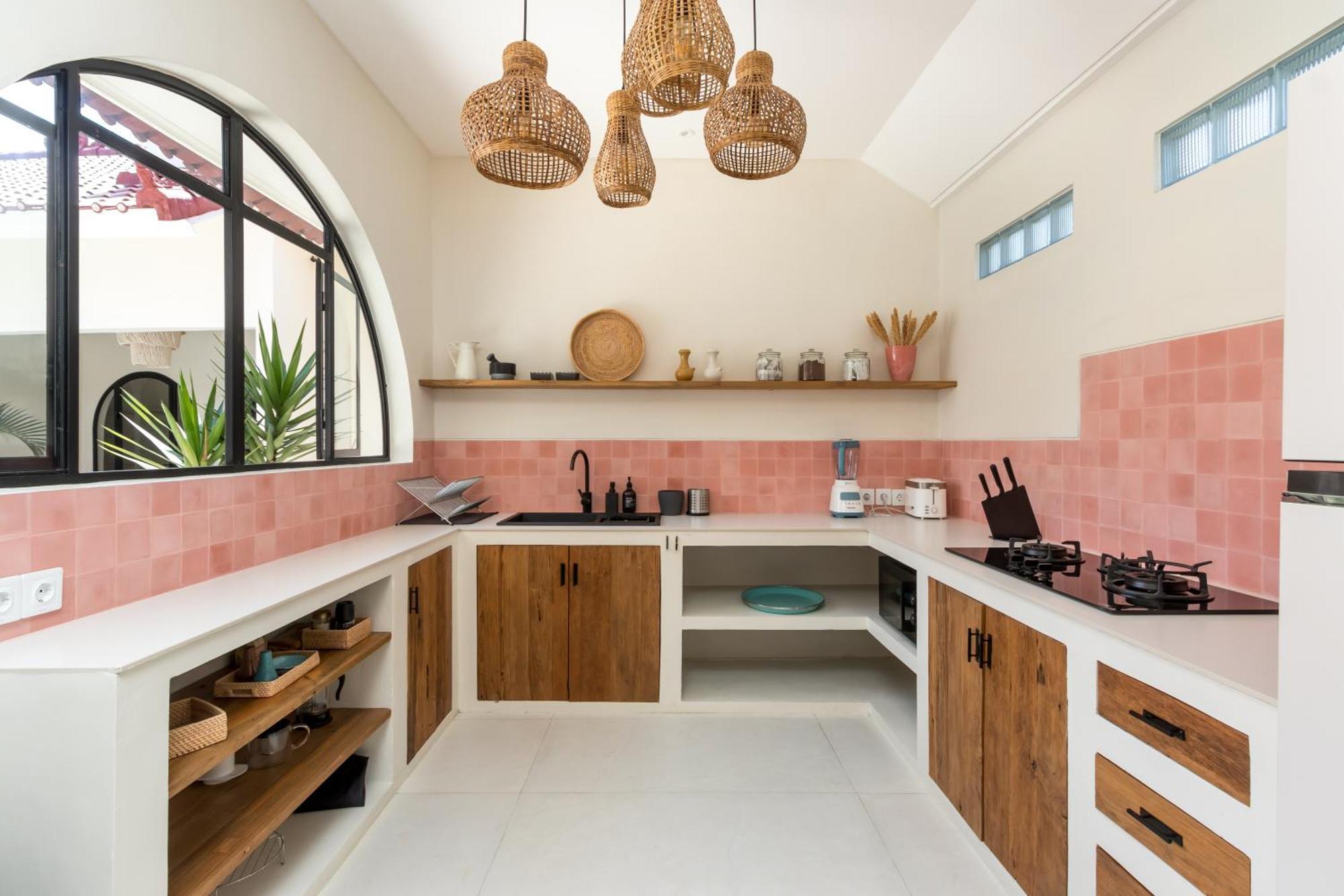Villa Casa Adem - Modern & Trendy 3br In Seminyak, 10 Minutes To The With Private Pool *