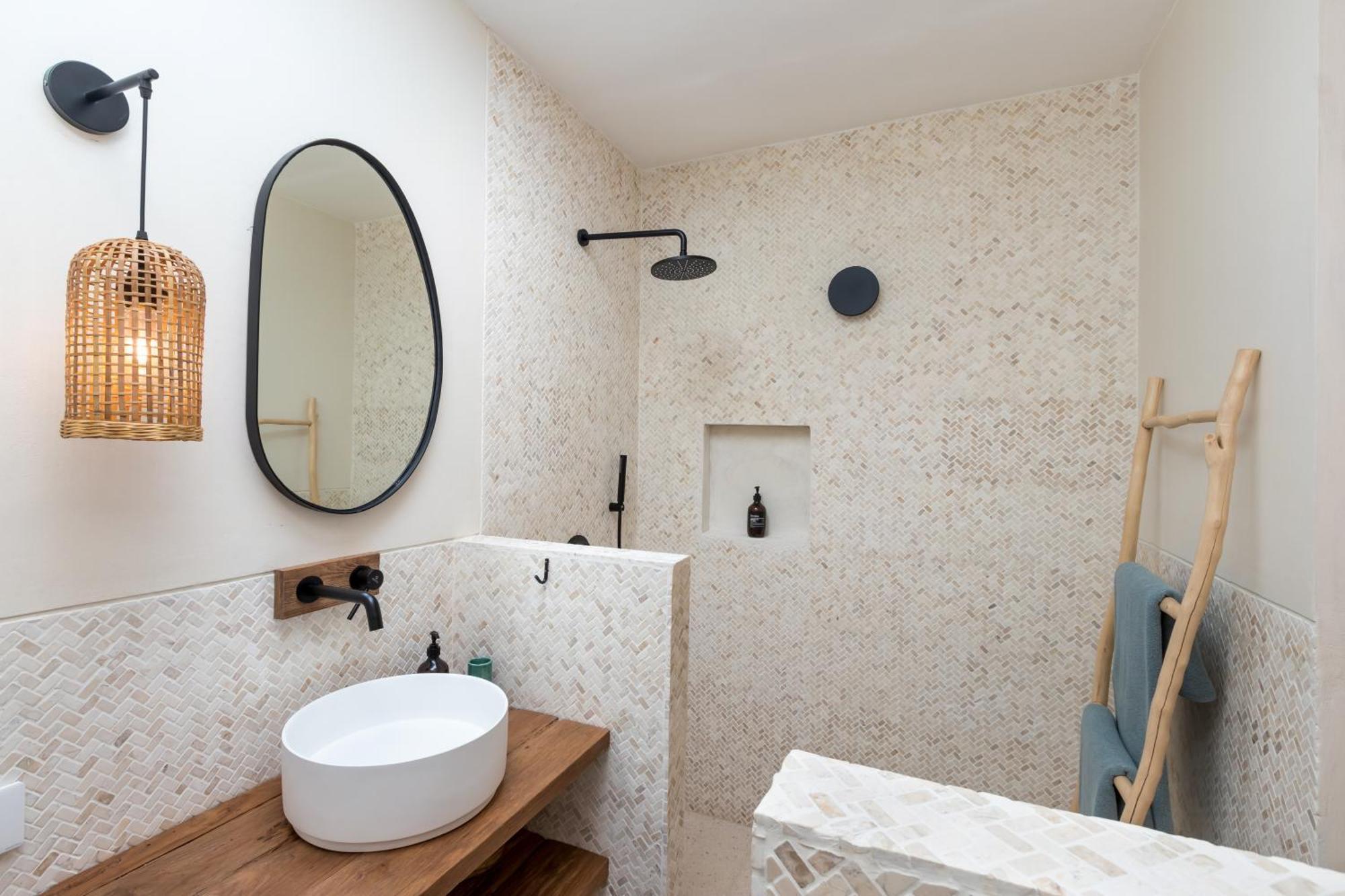 Villa Casa Adem - Modern & Trendy 3br In Seminyak, 10 Minutes To The With Private Pool