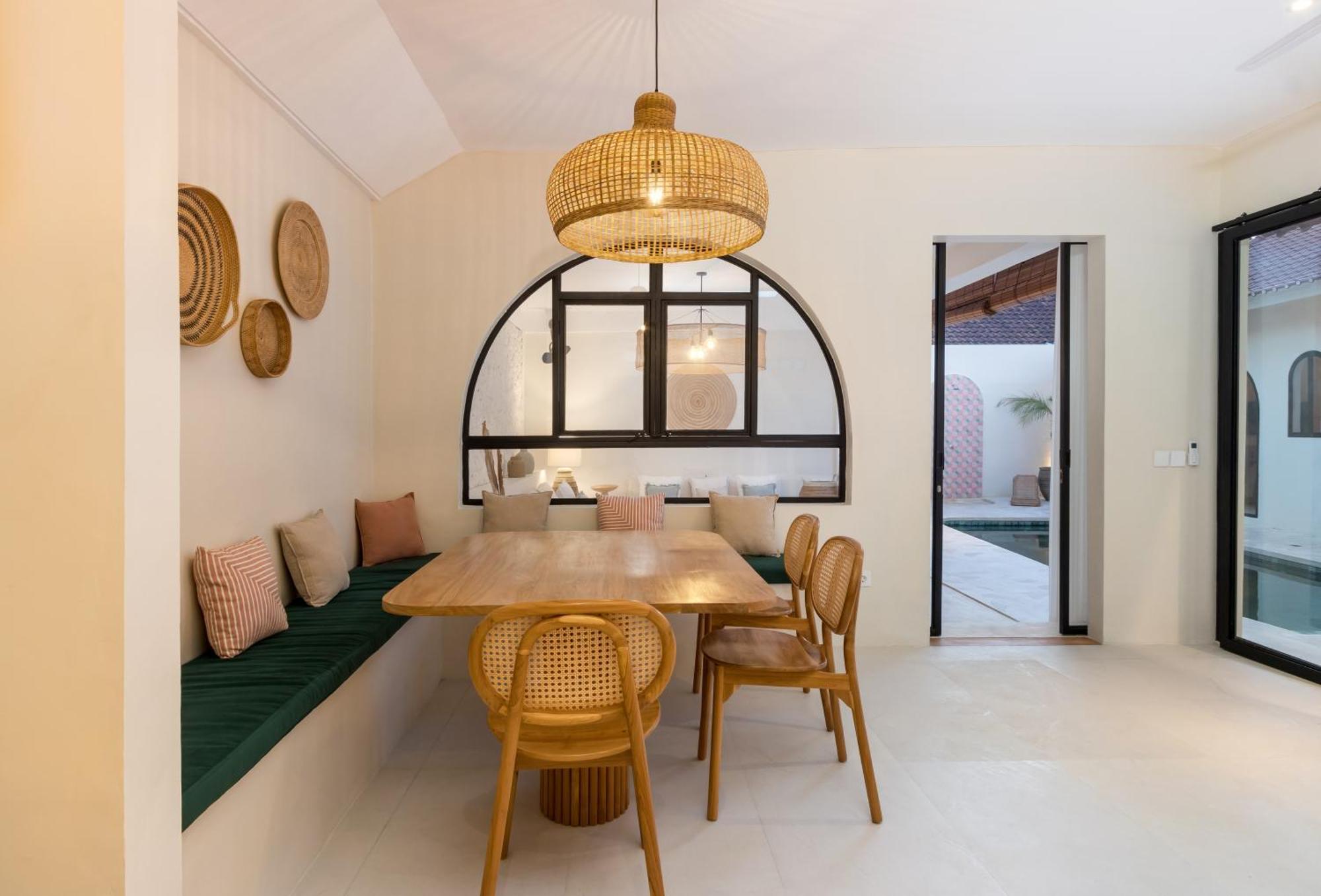 Casa Adem - Modern & Trendy 3br In Seminyak, 10 Minutes To The With Private Pool *